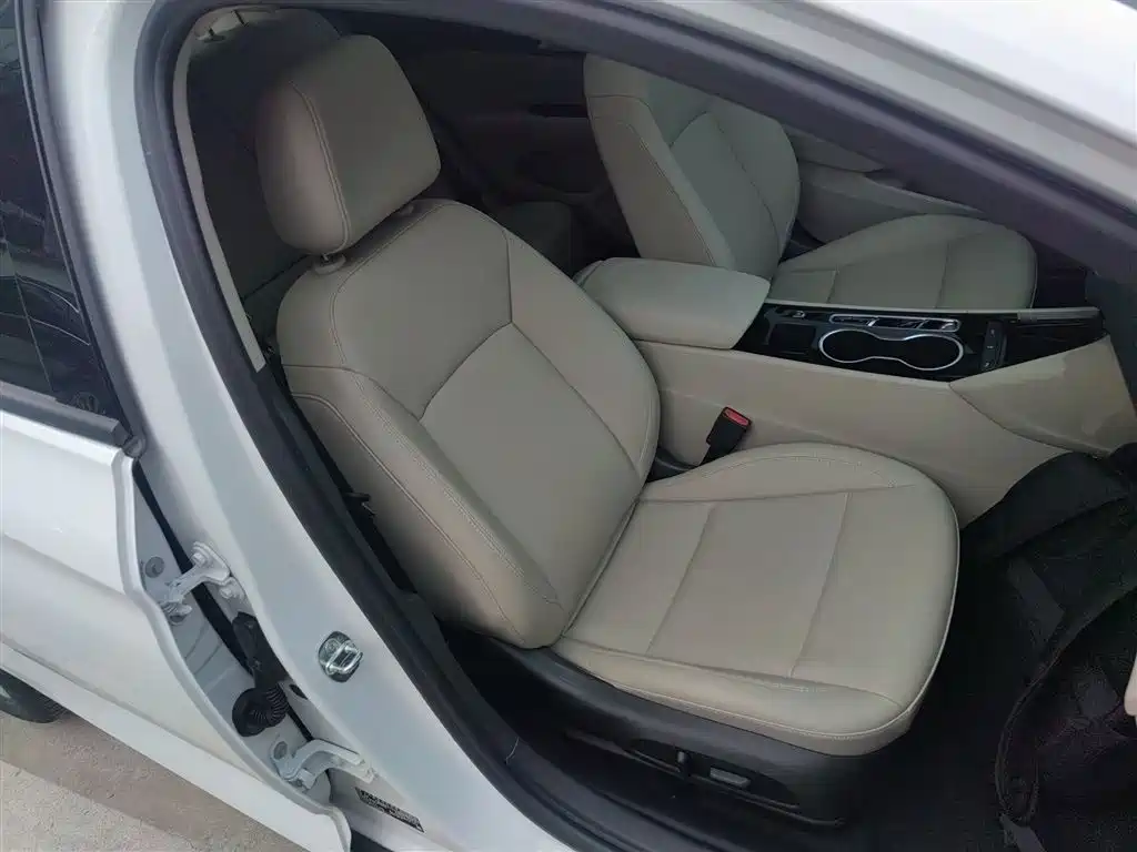 Regal 2021 552T Elite купить на сайте DeffCars