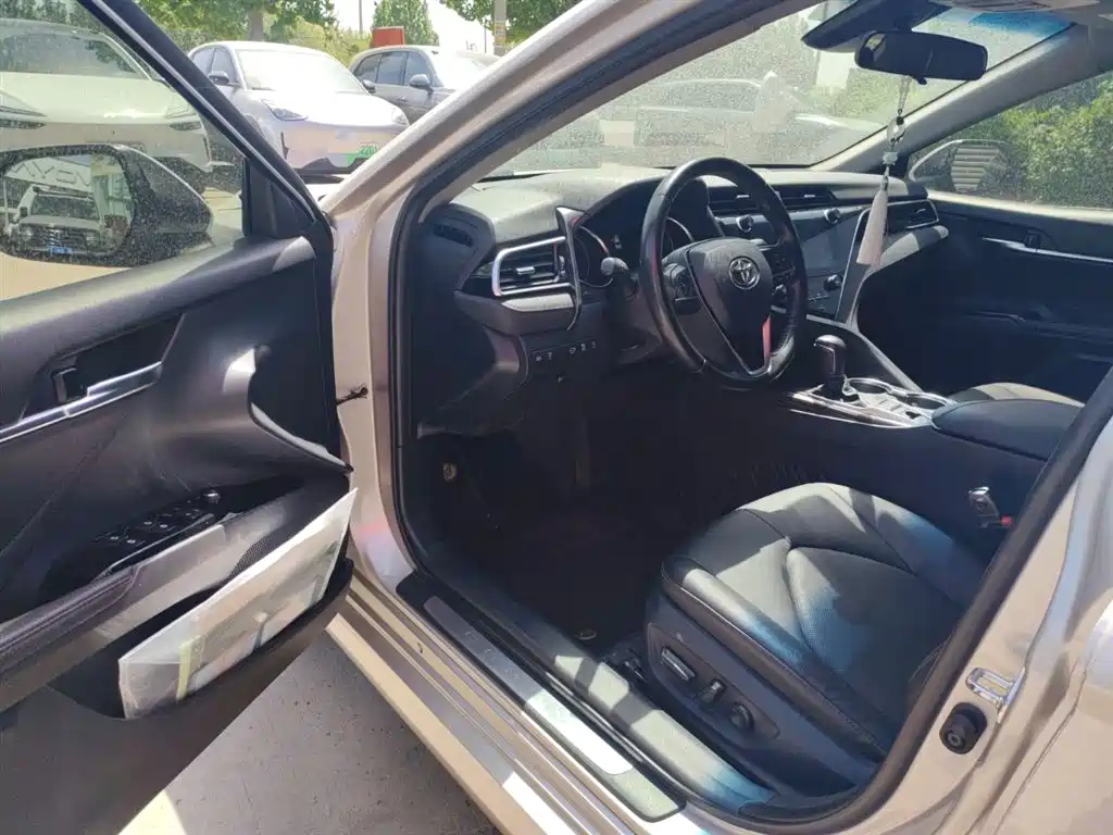 Camry 2019 facelift 2.5G Deluxe Edition купить на сайте DeffCars