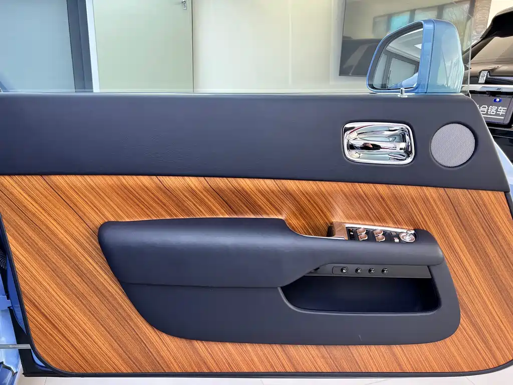 Phantom 2013 6.6T standard model купить на сайте DeffCars