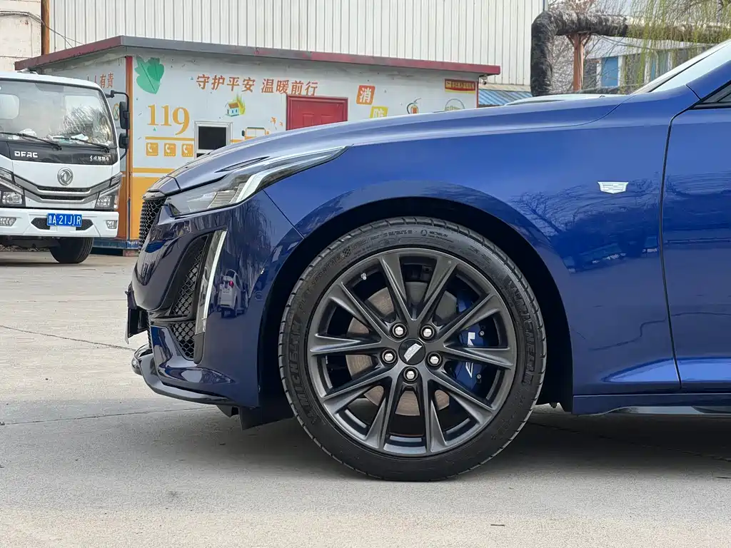 Cadillac CT5 2023 28T Platinum Type купить на сайте DeffCars
