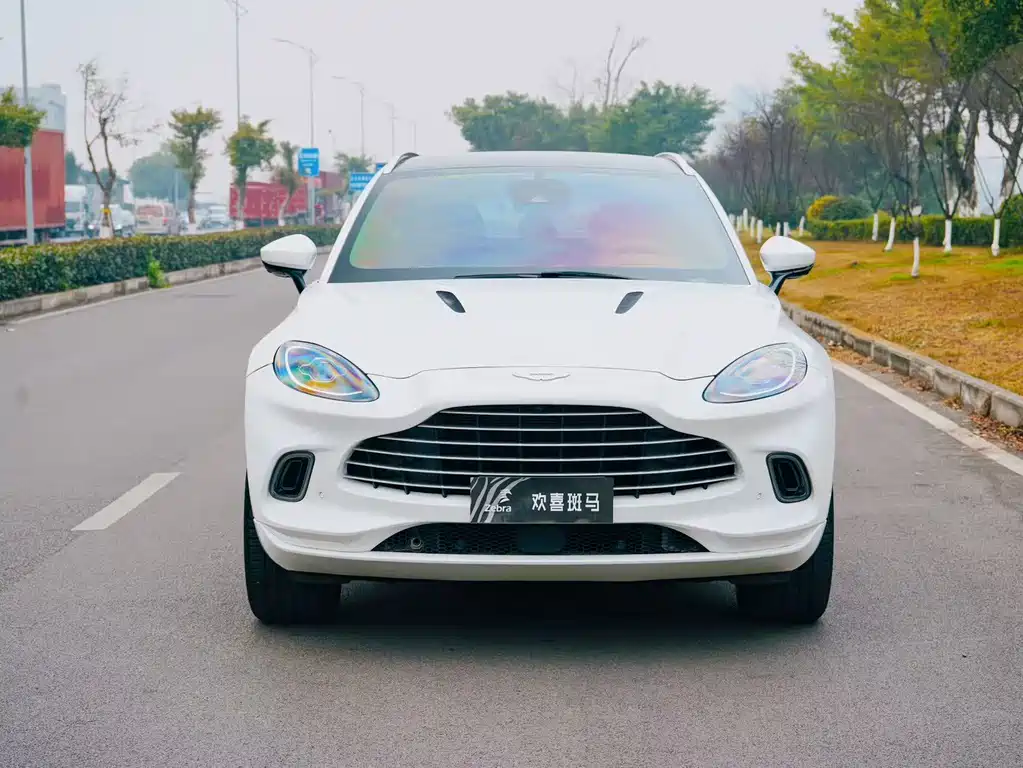 Aston Martin DBX 2022 3.0T STRAIGHT-SIX купить на сайте DeffCars