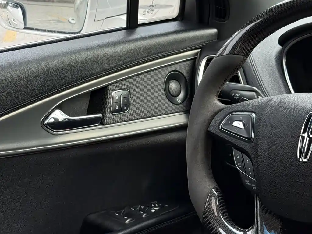 Lincoln MKX 2015 2.0T four-wheel drive premium version купить на сайте DeffCars