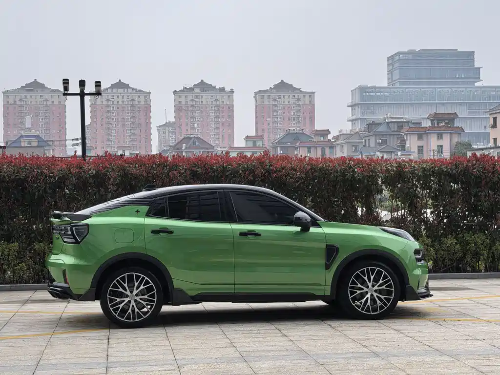 Lynk & Co 05 2022 05+ 2.0TD Automatic Performance Package купить на сайте DeffCars