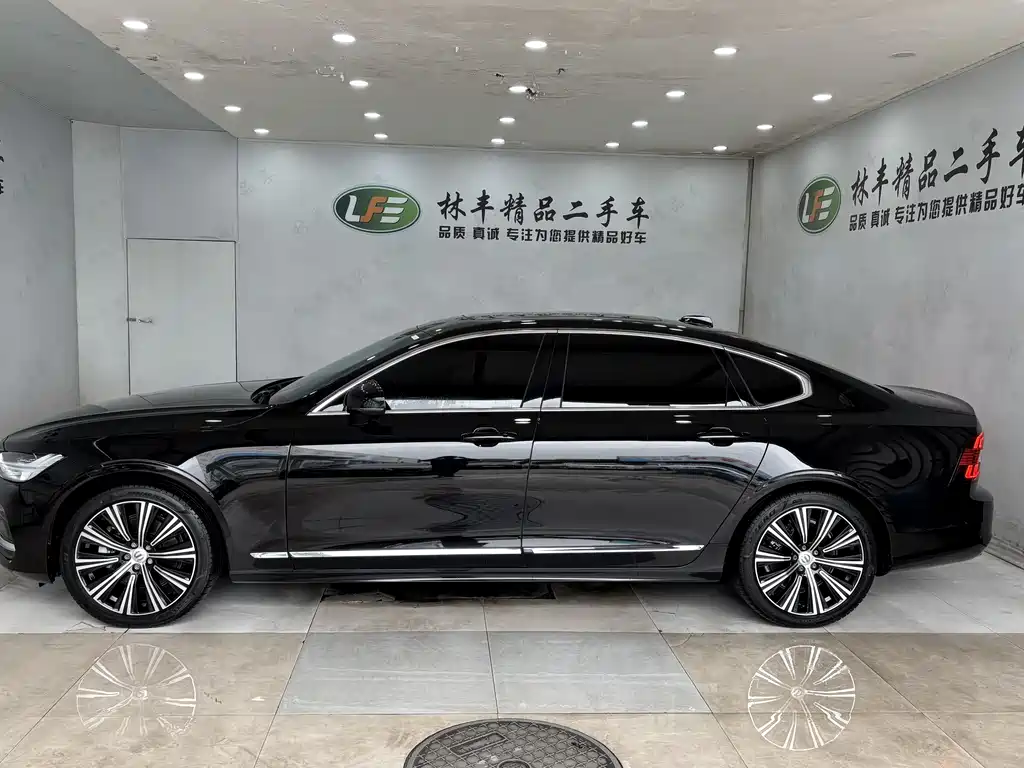 Volvo S90 2025 B5 Zhiyuan Luxury Edition купить на сайте DeffCars