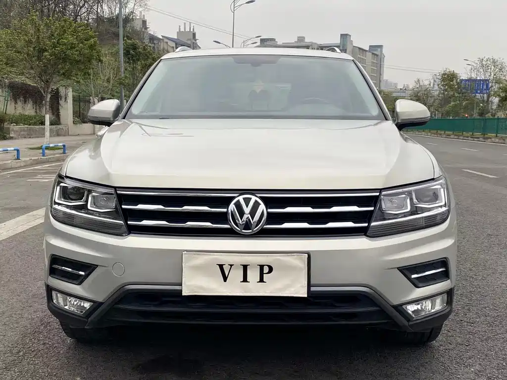 Tiguan L 2019 330TSI automatic two-wheel drive panoramic comfort version National VI купить на сайте DeffCars
