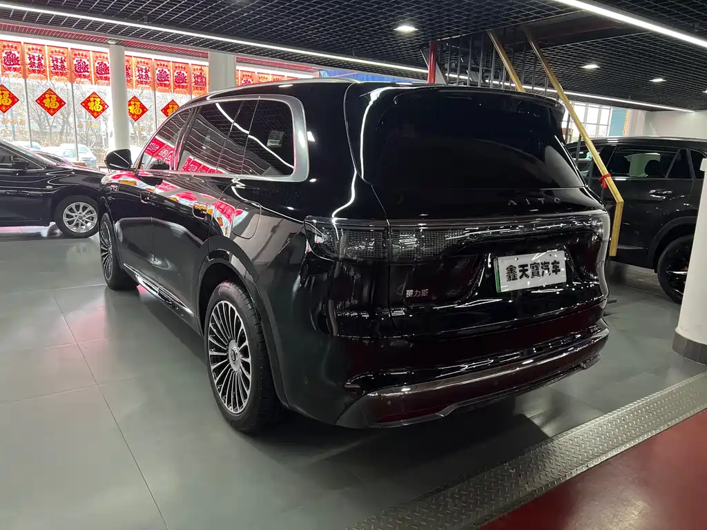 Wenjie M8 2025 extended range Max+ version 53.4kWh 5-seater version купить на сайте DeffCars