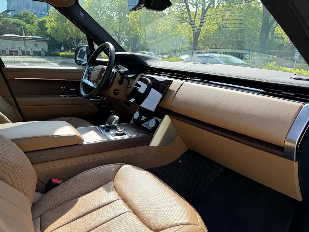 Range Rover 2023 3.0 L6 400PS Seven-seater Extended Edition купить на сайте DeffCars