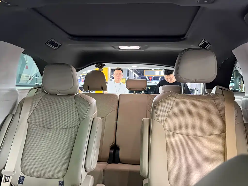 Grevia 2023 2.5L Hybrid Premium PLUS Edition купить на сайте DeffCars
