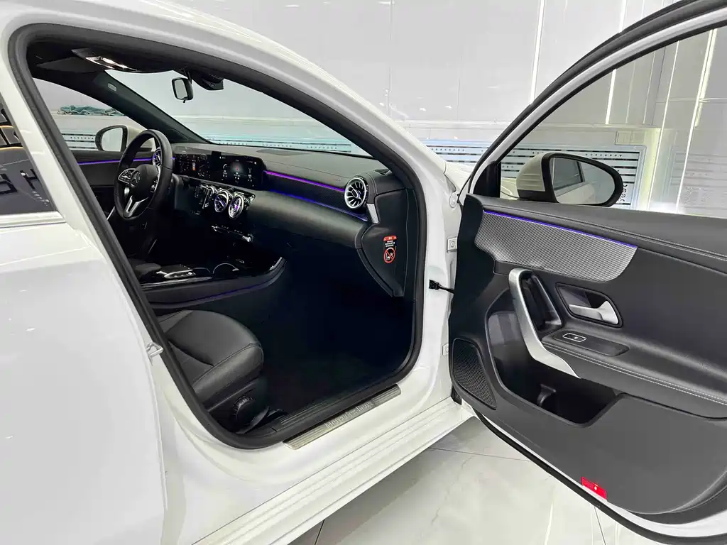 Mercedes-Benz A-Class 2022 A 180 L Sports Sedan купить на сайте DeffCars