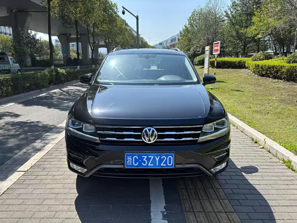 Tiguan L 2019 330TSI automatic two-wheel drive panoramic comfort version National VI купить на сайте DeffCars