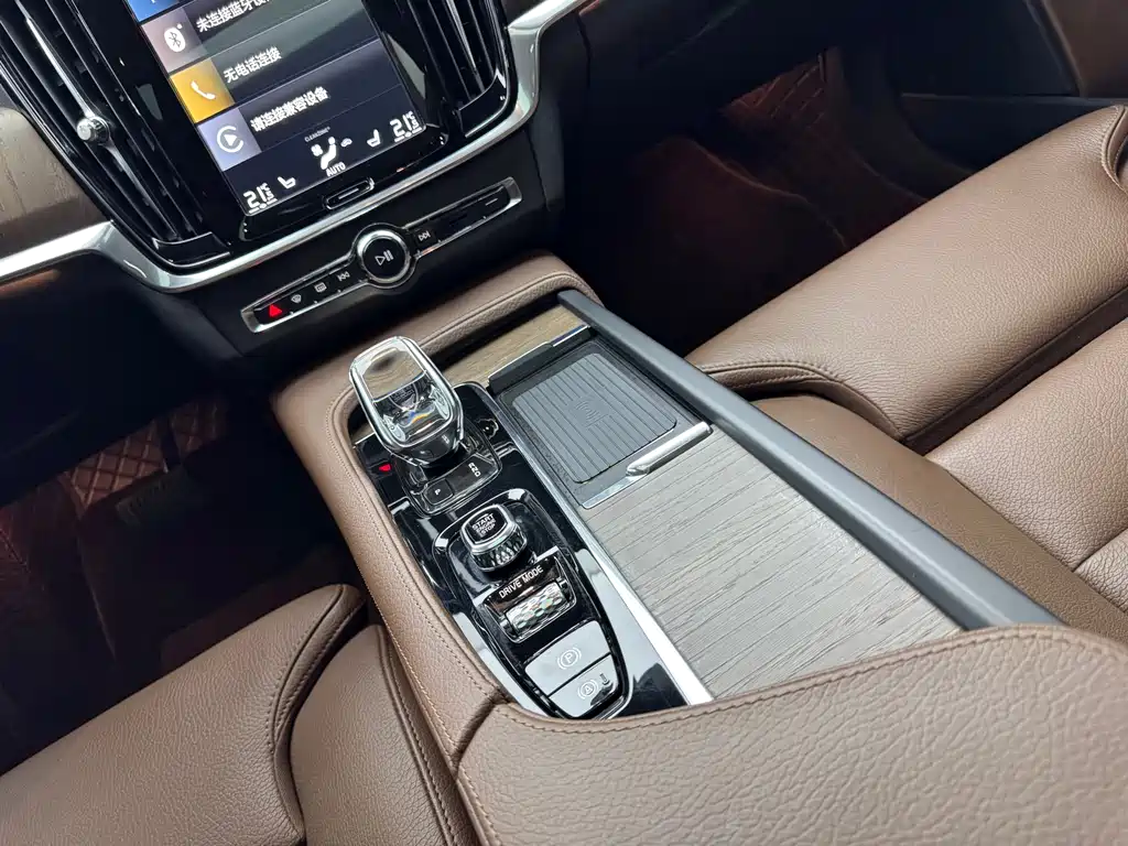 Volvo S90 2021 B5 Zhiyi Luxury Edition купить на сайте DeffCars