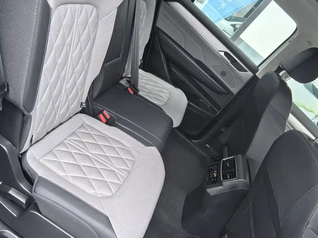 Lanxun 2023 380TSI four-wheel drive R-Line cruise version купить на сайте DeffCars