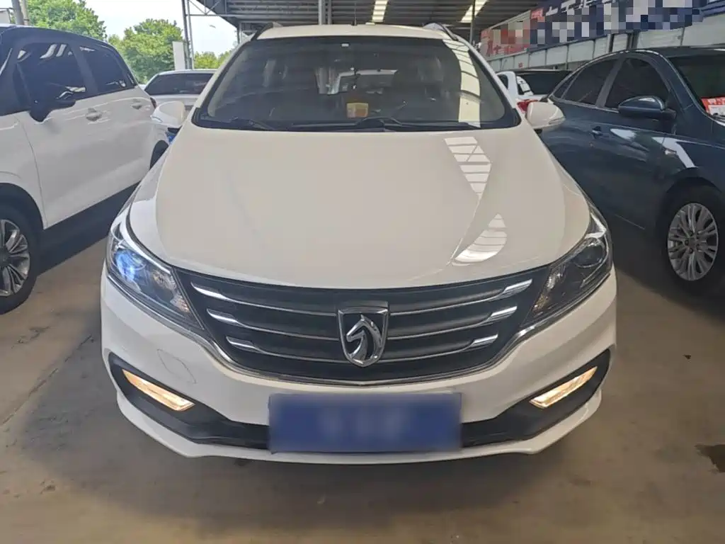 Baojun 310W 2017 1.5L manual fashion model National V купить на сайте DeffCars
