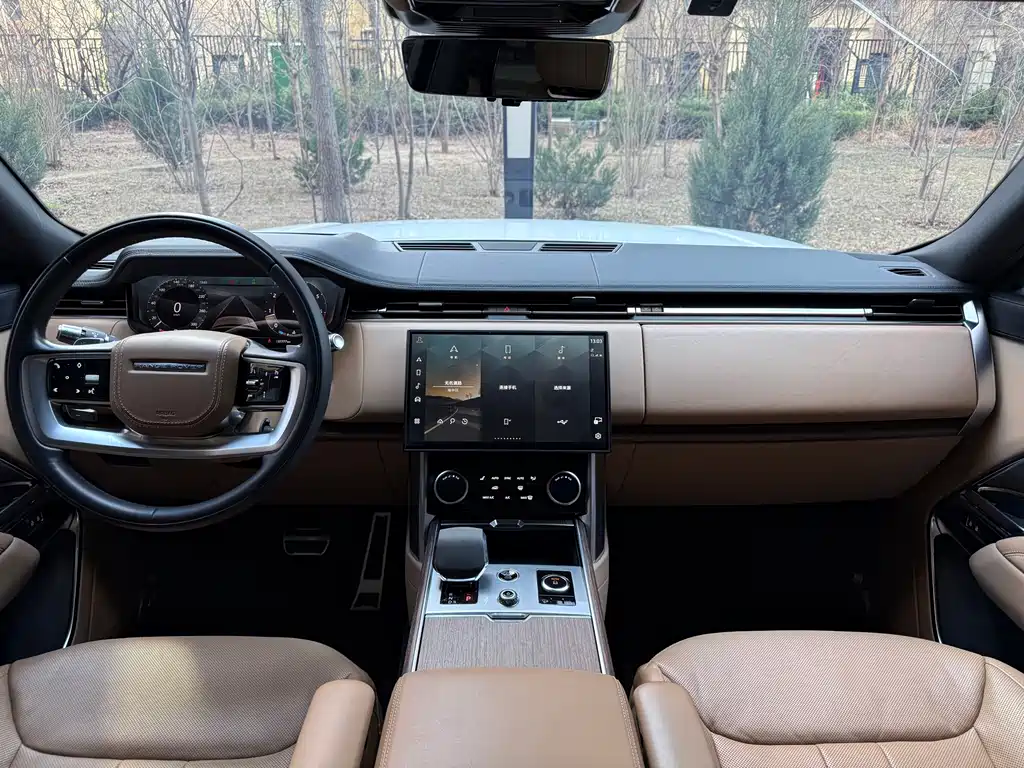 Range Rover 2023 3.0 L6 400PS Extended Edition купить на сайте DeffCars
