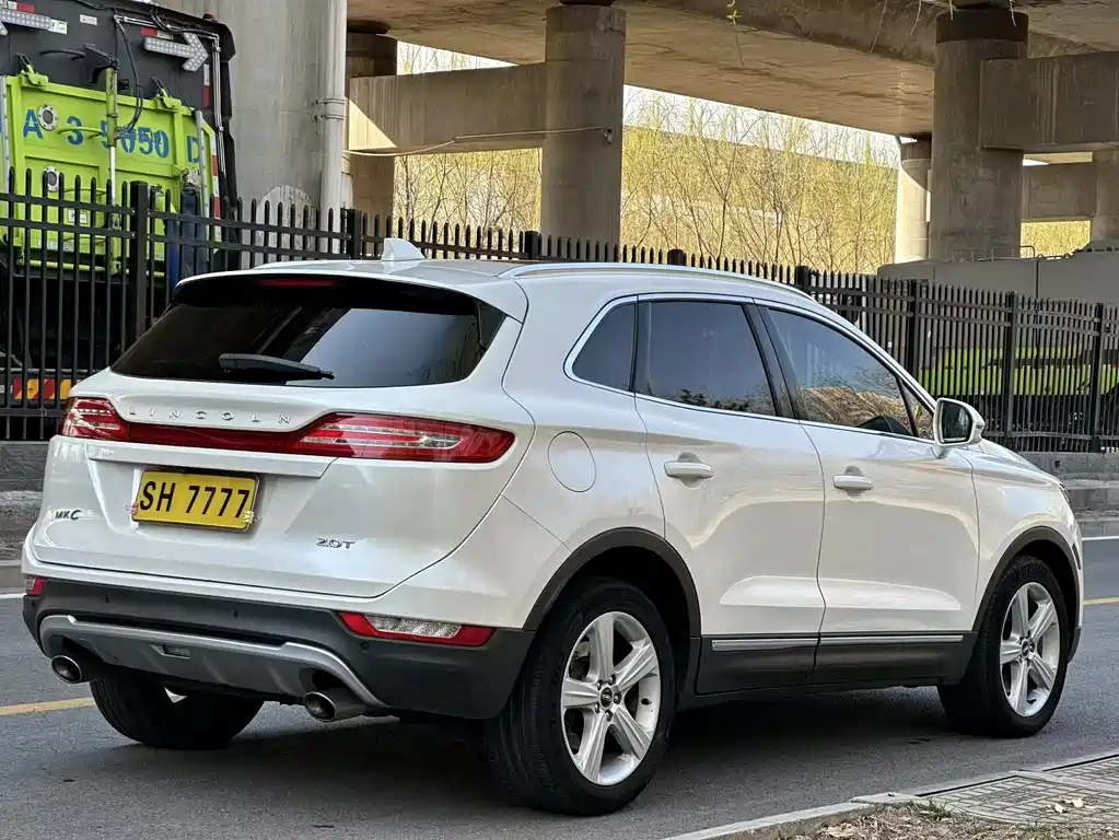 Lincoln MKC 2017 2.0T 2WD Exclusive Edition купить на сайте DeffCars