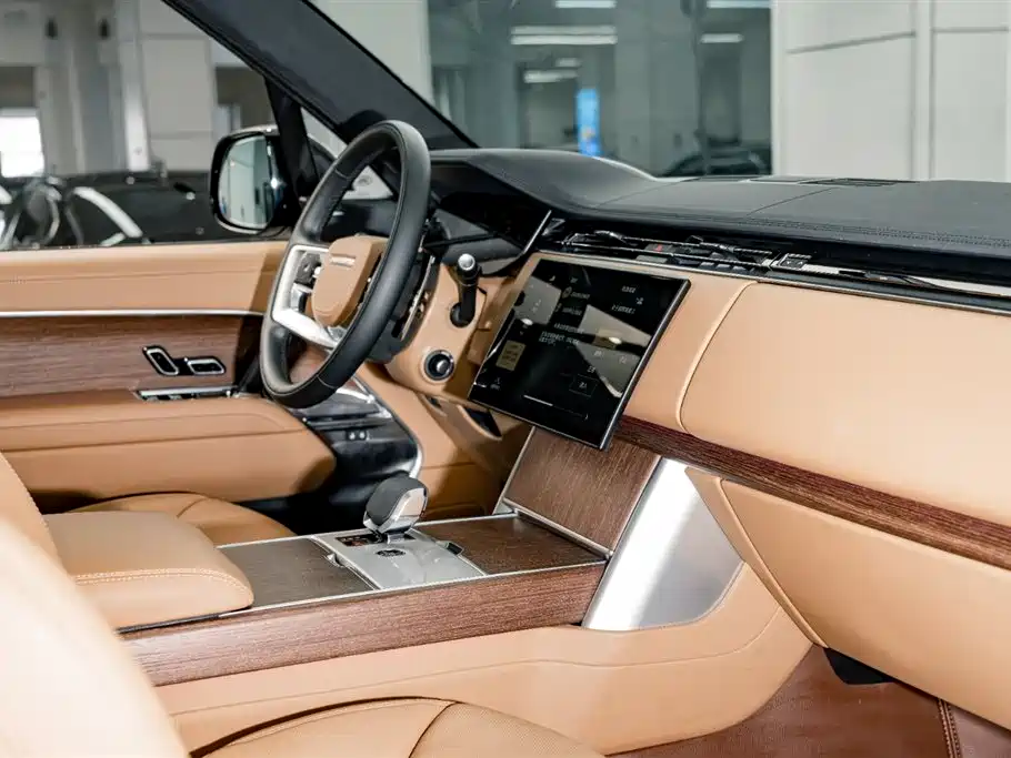 Range Rover 2024 3.0 L6 400PS Extended Edition, seven seats купить на сайте DeffCars