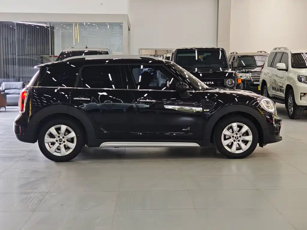 MINI COUNTRYMAN 2018 1.5T COOPER ALL4 Classic купить на сайте DeffCars