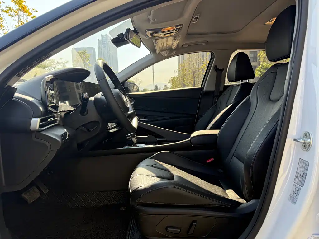 Elantra 2023 1.5L CVT LUX Premium Edition купить на сайте DeffCars
