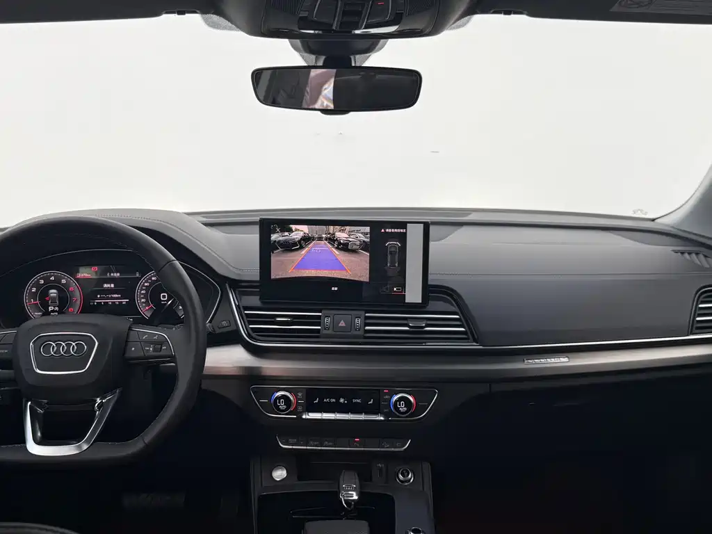 Audi Q5L 2025 40 TFSI fashionable and dynamic купить на сайте DeffCars