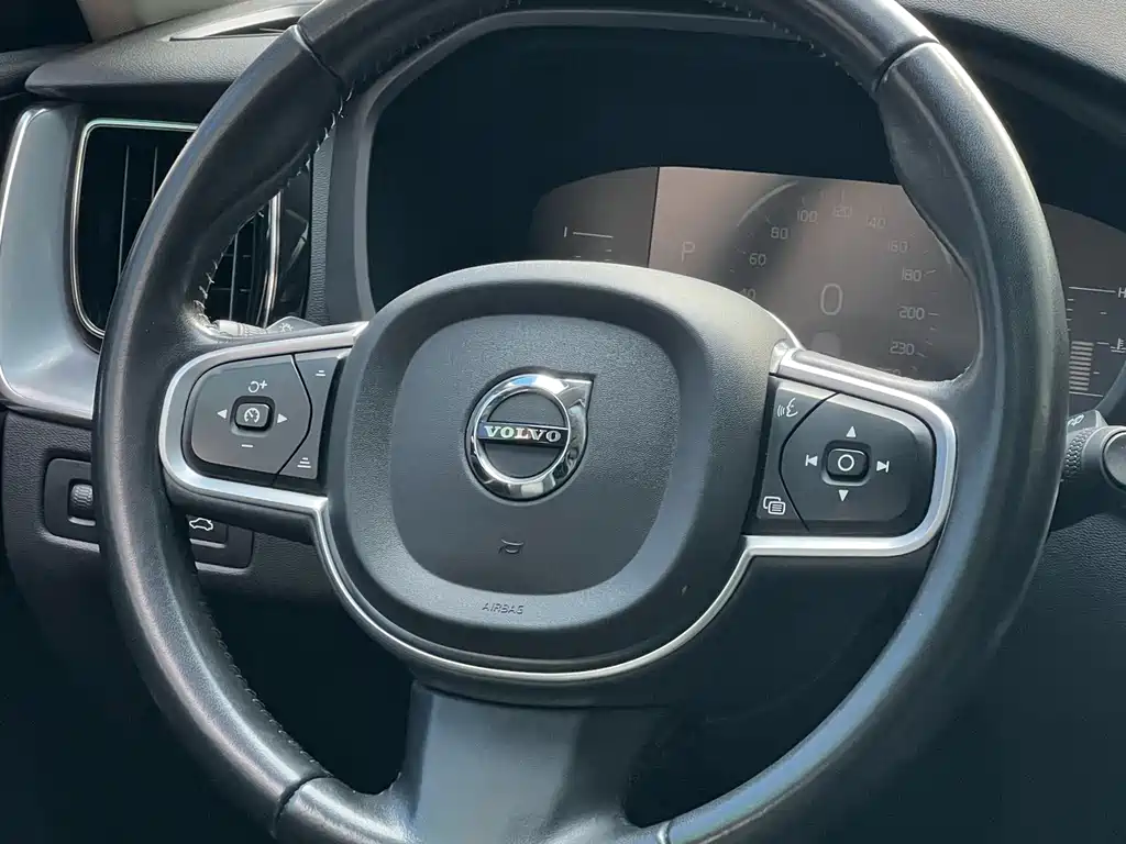 Volvo XC60 2019 T5 Four-wheel Drive Smart Edition National VI купить на сайте DeffCars