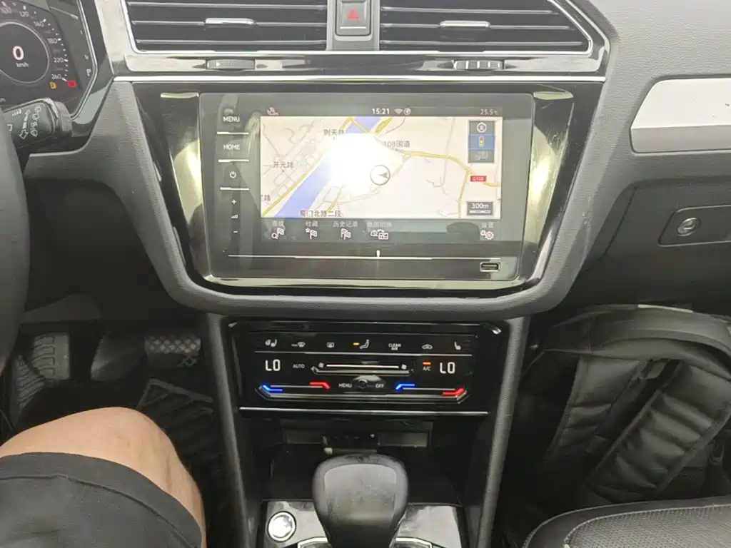Tiguan L plug-in hybrid 2021 430PHEV plug-in hybrid flagship version купить на сайте DeffCars
