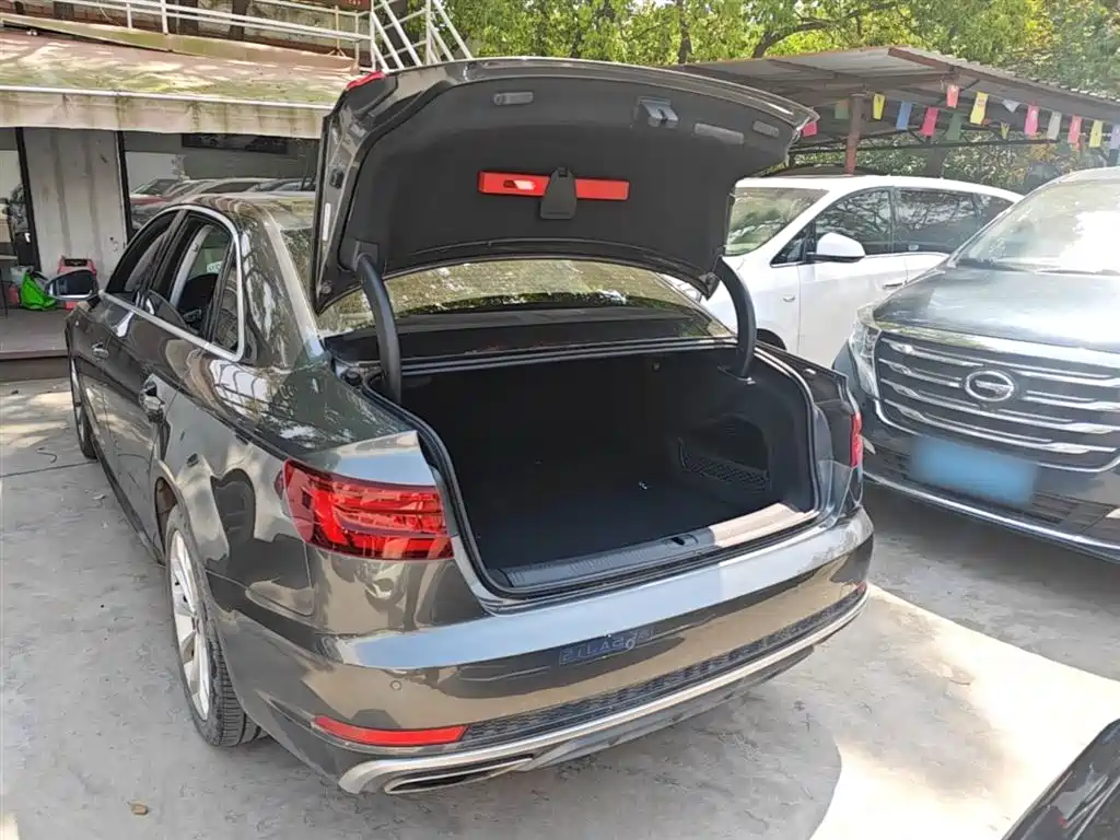 Audi A4L 2019 40 TFSI Fashion Type National VI купить на сайте DeffCars
