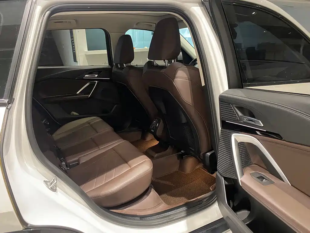 BMW X1 2023 sDrive20Li X Design Package купить на сайте DeffCars