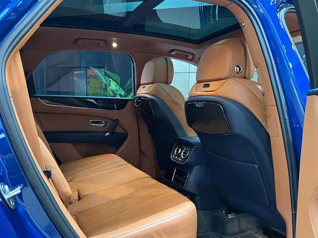Bentayga 2018 4.0T V8 купить на сайте DeffCars