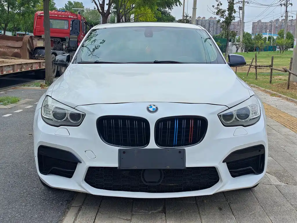 BMW 5 Series GT 2013 535i Classic купить на сайте DeffCars