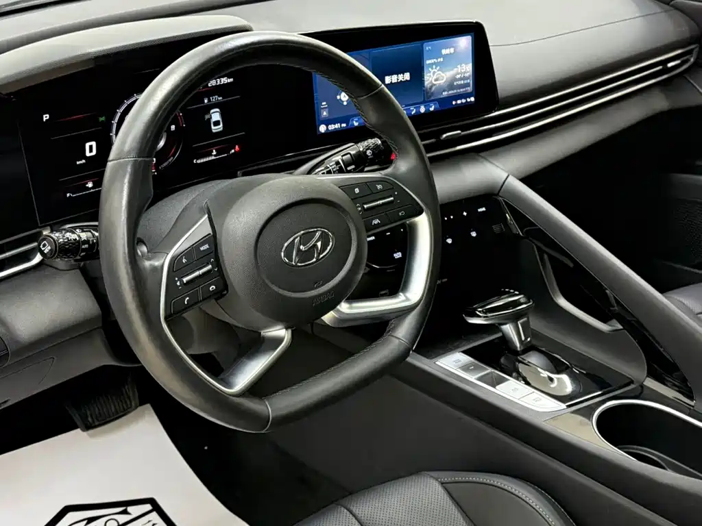 Elantra 2022 1.5L CVT LUX Premium Edition купить на сайте DeffCars