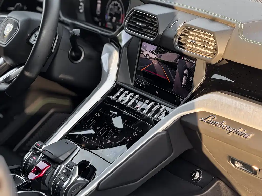 Urus 2018 4.0T V8 купить на сайте DeffCars