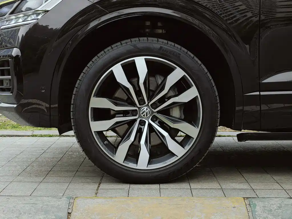 Touareg 2019 3.0TSI Ruizhi Edition National VI купить на сайте DeffCars