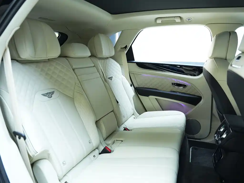 Bentayga 2024 4.0T V8 купить на сайте DeffCars