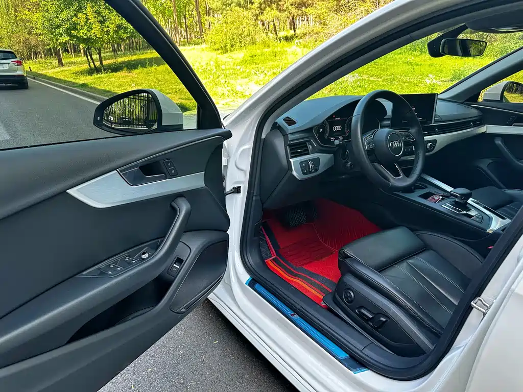 Audi A4L 2023 40 TFSI Fashionable and Dynamic купить на сайте DeffCars
