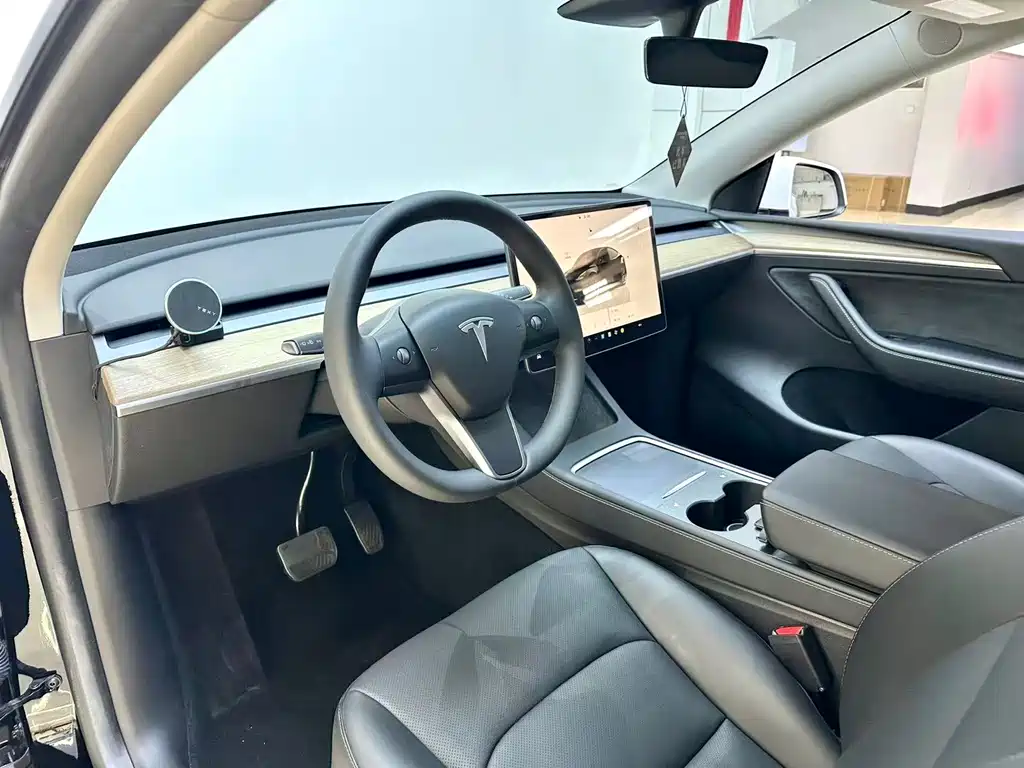 Model Y 2022 modified rear-wheel drive version купить на сайте DeffCars