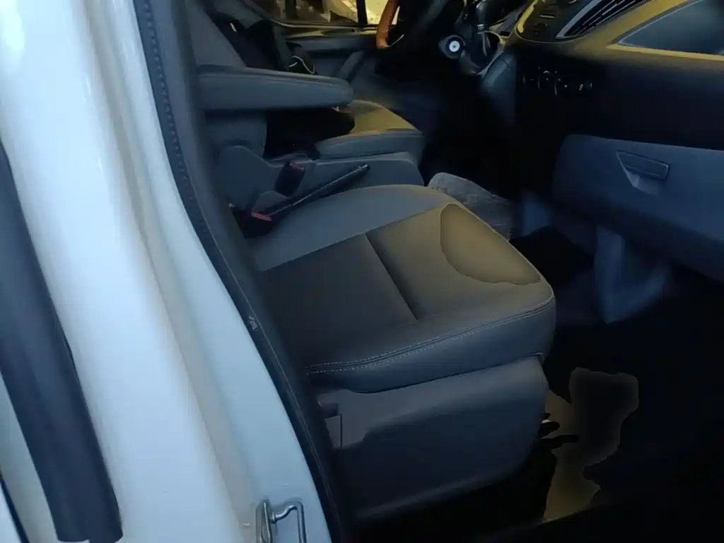 Transit 2019 2.0T Diesel Business Travel Type Center Axle Center Top 9 Seats National VI купить на сайте DeffCars