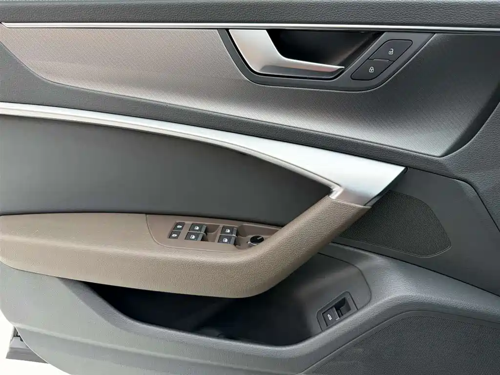 Audi A7L 2024 45TFSI S-line Dream Building Liquid Crystal Package купить на сайте DeffCars