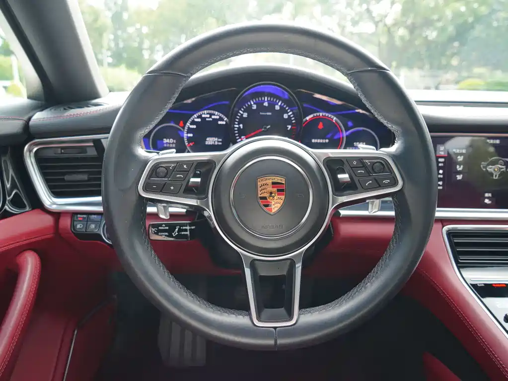 Panamera 2017 Panamera 4 Executive Extended Edition 3.0T купить на сайте DeffCars