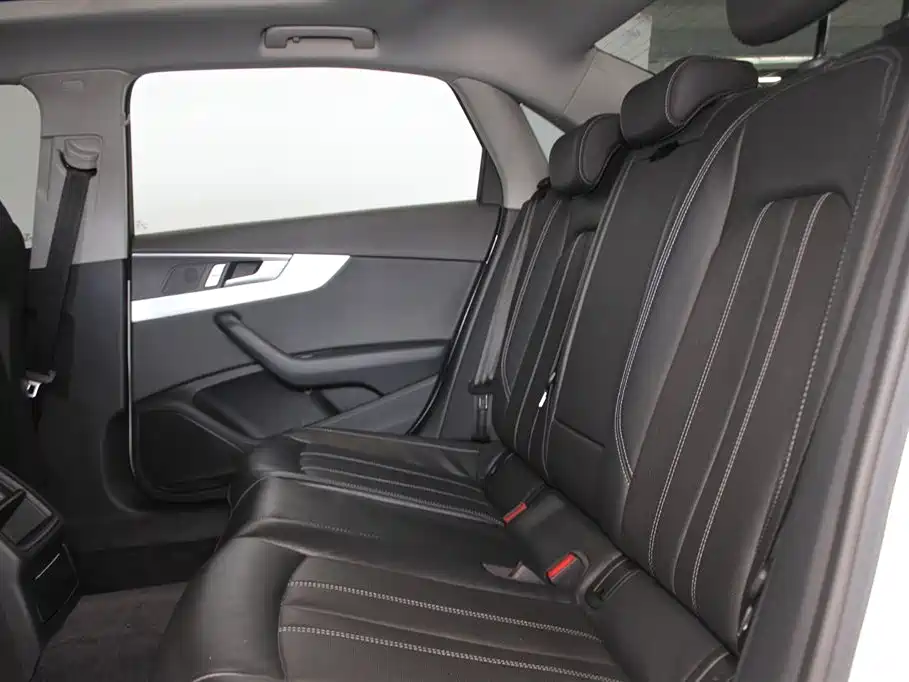 Audi A4L 2024 40 TFSI Fashionable and Dynamic купить на сайте DeffCars