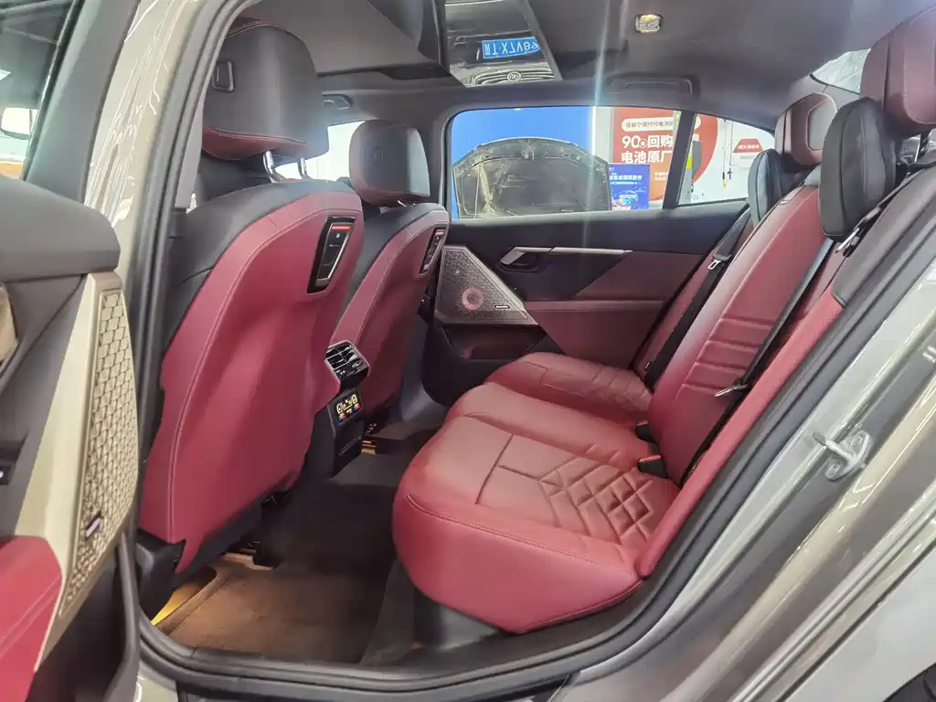 BMW 5 Series 2025 530Li Exclusive M Sports Package купить на сайте DeffCars