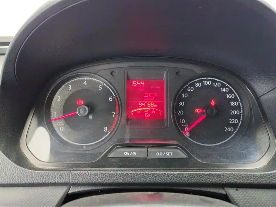 Jetta 2017 1.4L manual fashion model купить на сайте DeffCars