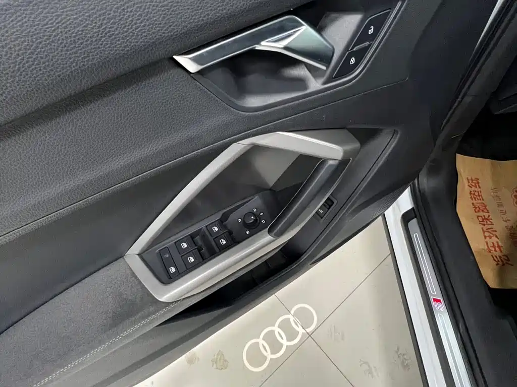 Audi Q3 2022 35 TFSI Fashionable and Dynamic купить на сайте DeffCars