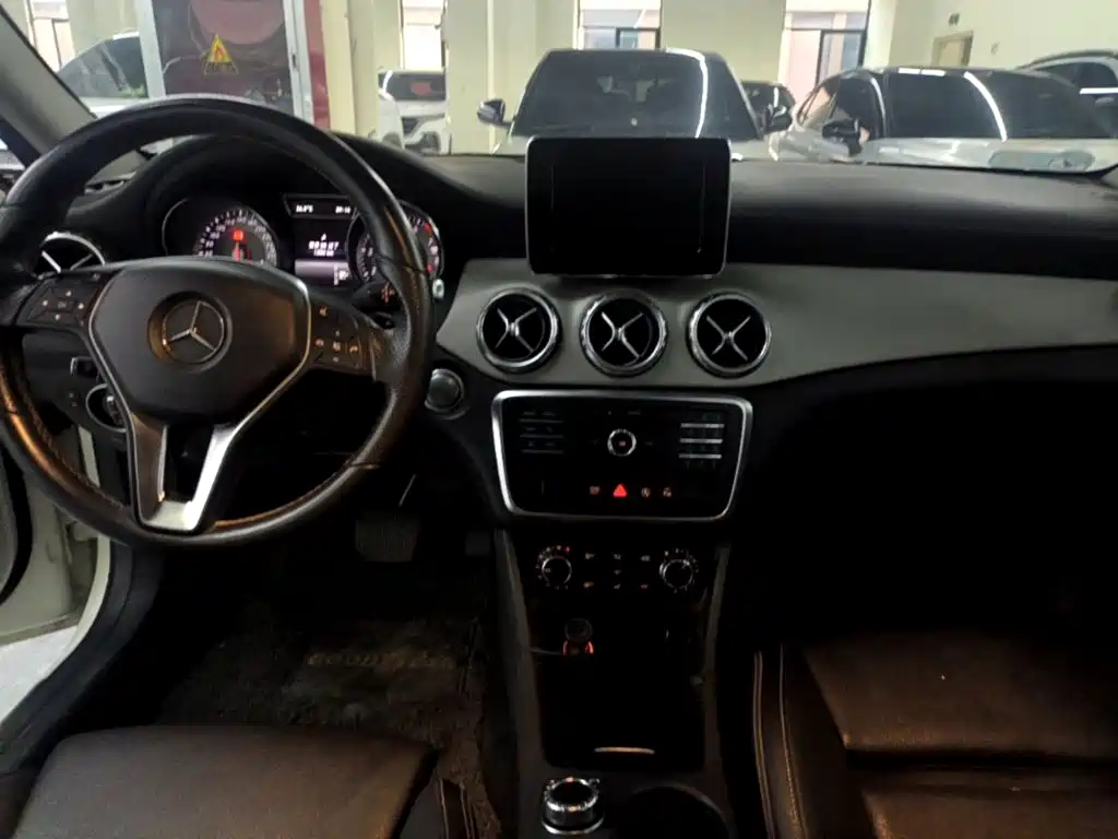 Mercedes-Benz GLA 2016 GLA 200 Dynamic купить на сайте DeffCars