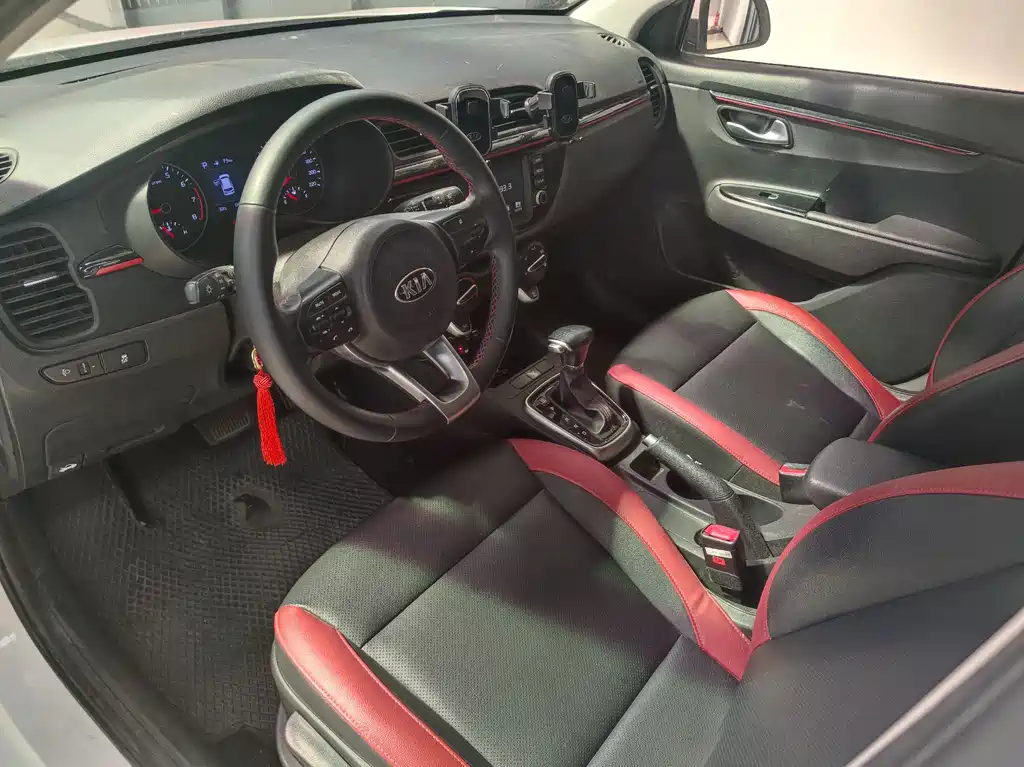 KX CROSS 2018 1.6L automatic smart sunroof version купить на сайте DeffCars