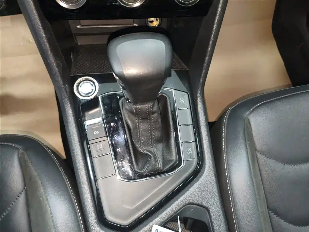 Tiguan L 2021 330TSI automatic two-wheel drive smart version купить на сайте DeffCars