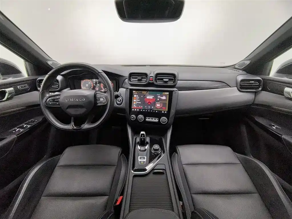 Lynk & Co 03 2022 2.0TD DCT Pro купить на сайте DeffCars