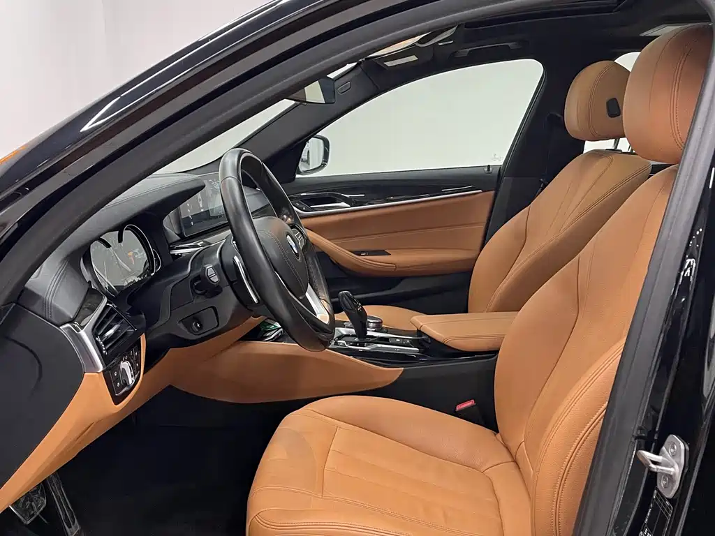 BMW 5 Series 2018 facelift 530Li leading M sports package купить на сайте DeffCars
