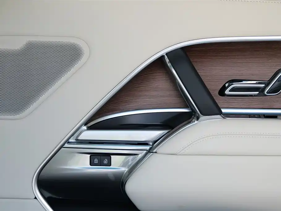 Range Rover 2023 3.0 L6 400PS Genesis Extended Edition купить на сайте DeffCars