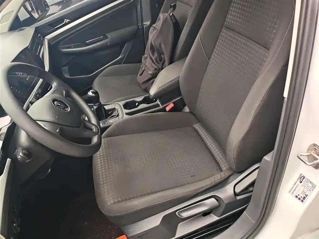 Bora 2021 1.5L manual fashion smart connected version купить на сайте DeffCars
