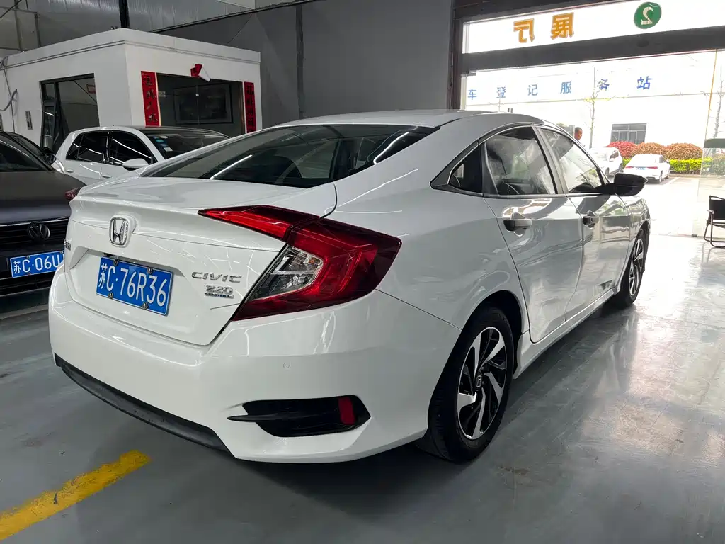 Civic 2016 220TURBO CVT Deluxe Edition купить на сайте DeffCars
